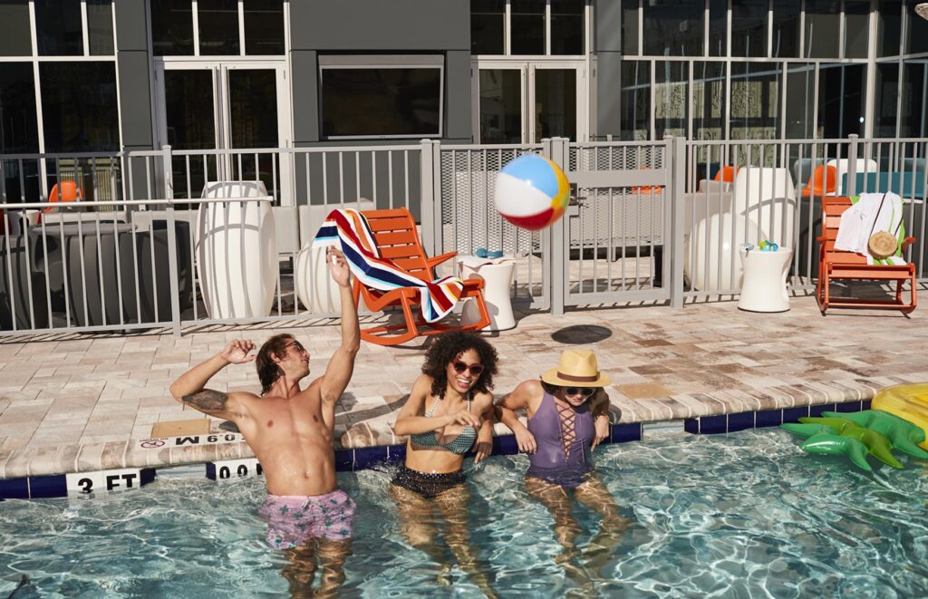 Relax by the pool with a drink from the W XYZ Lounge. Aloft Fort Worth is the perfect hotel for your Staycation.